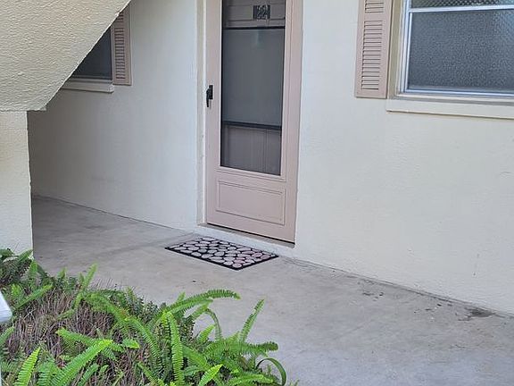3rd image of 2839 Swifton Dr APT 22