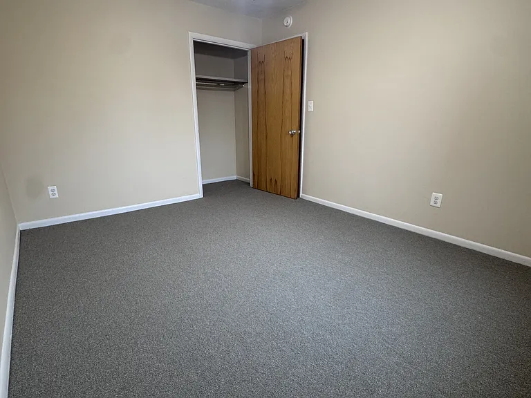 400 Riverside Dr #28 — Photo 9