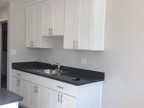 2nd image of 144 Hilborn St APT 3