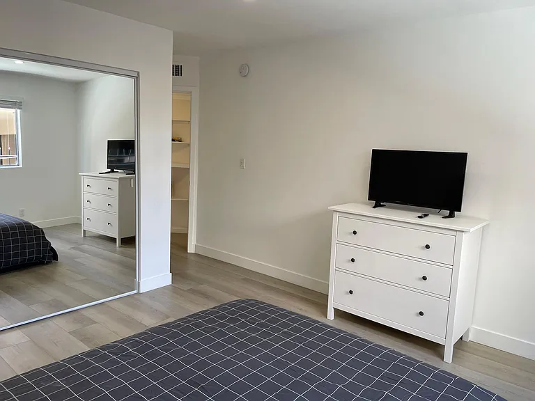5414 Newcastle Ave #26 — Photo 15