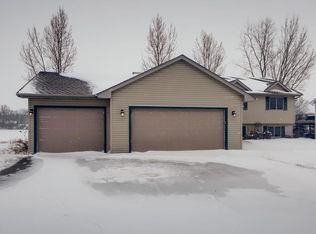 109 N Meadow Ln, Roberts, WI 54023