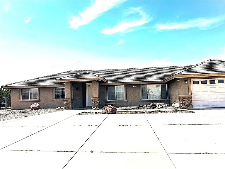 7076 Cataba Rd — Photo 2