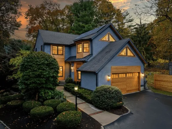 28 Tufts Rd, Lexington, MA 02421