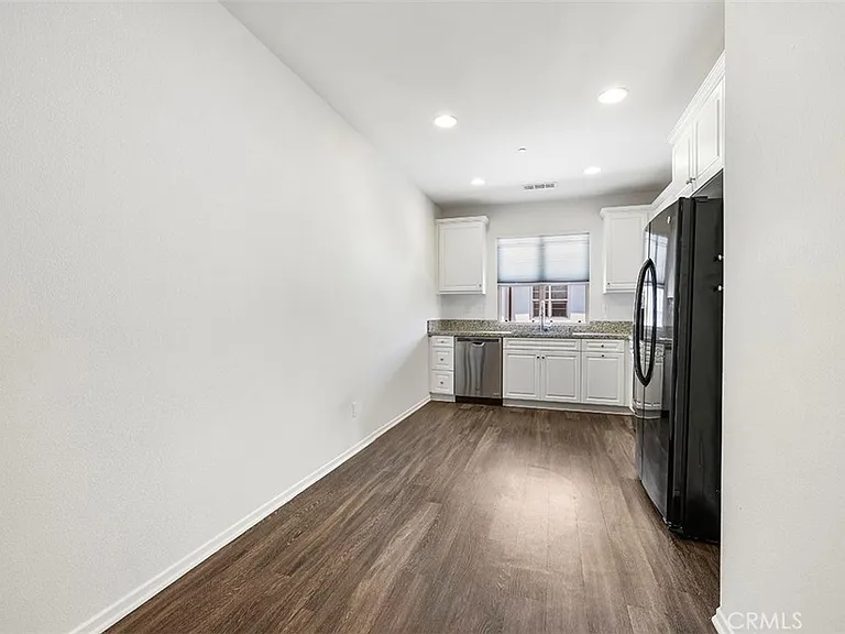 596 S Casita St — Photo 5