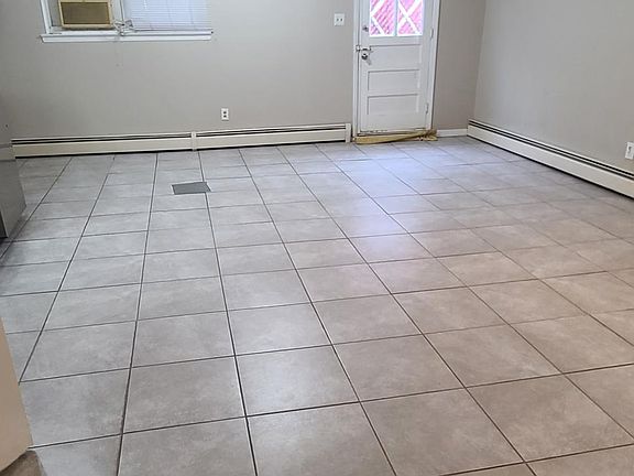 2nd image of 1434 Allerton Ave #1
