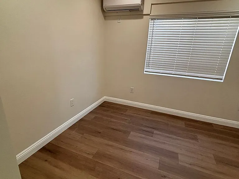 124-126 S Marengo Ave #124-D — Photo 1