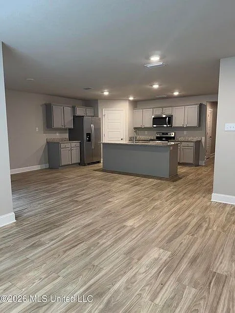 4 bed, 2.0 bath, 1743 sqft, $1,950 — Photo 2
