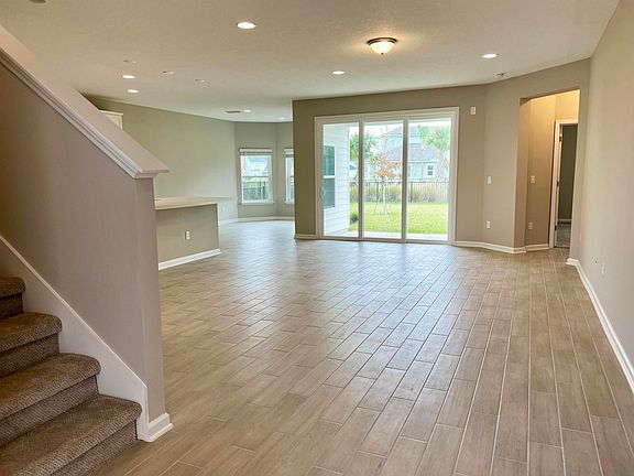 4th image of 385 Brookgreen Way