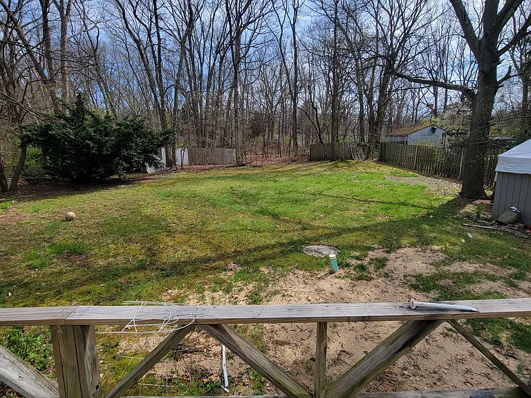 124 Erica Rd — Photo 5