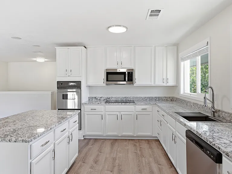 11285 Homestead Ln — Photo 3