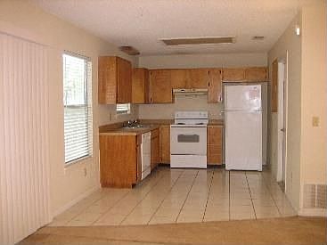 4th image of 1045 Palm Landing Dr S