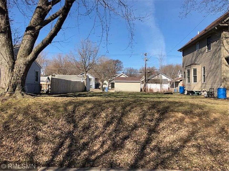 2nd image of 901 Morgan Ave N
