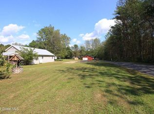 12 Jockeyville Rd, Gloversville, NY 12078