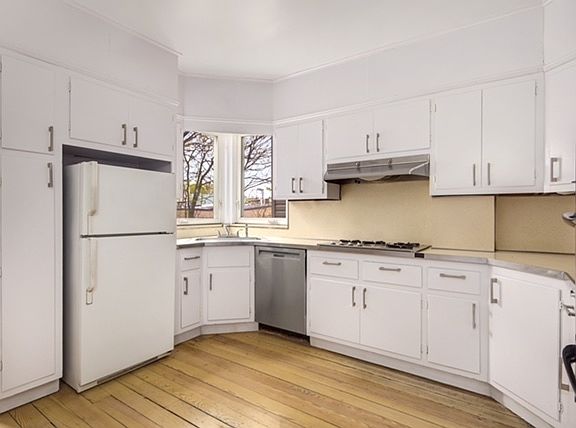2nd image of 441 Fairmount Ave