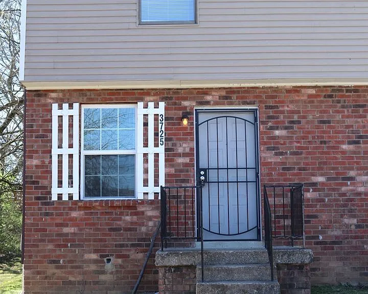 3725 Willow Creek Rd — Photo 2
