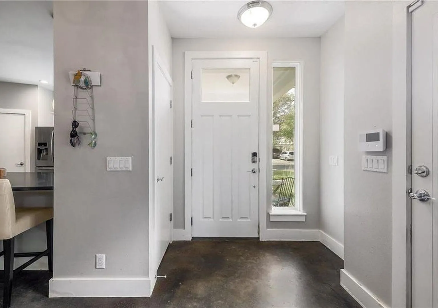 1110 Concordia Ave — Photo 4