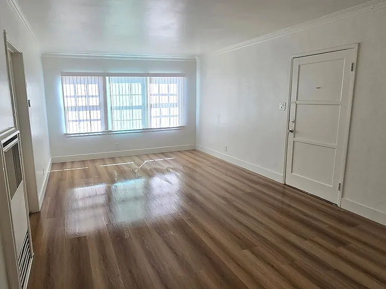 1631 S Bronson Ave — Photo 1