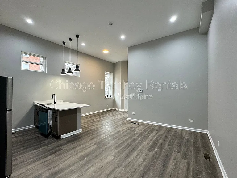 2361 S Whipple St #1F — Photo 4