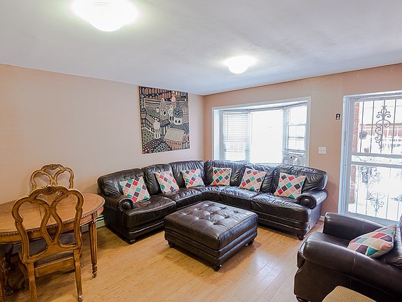 1st Flr Living Room