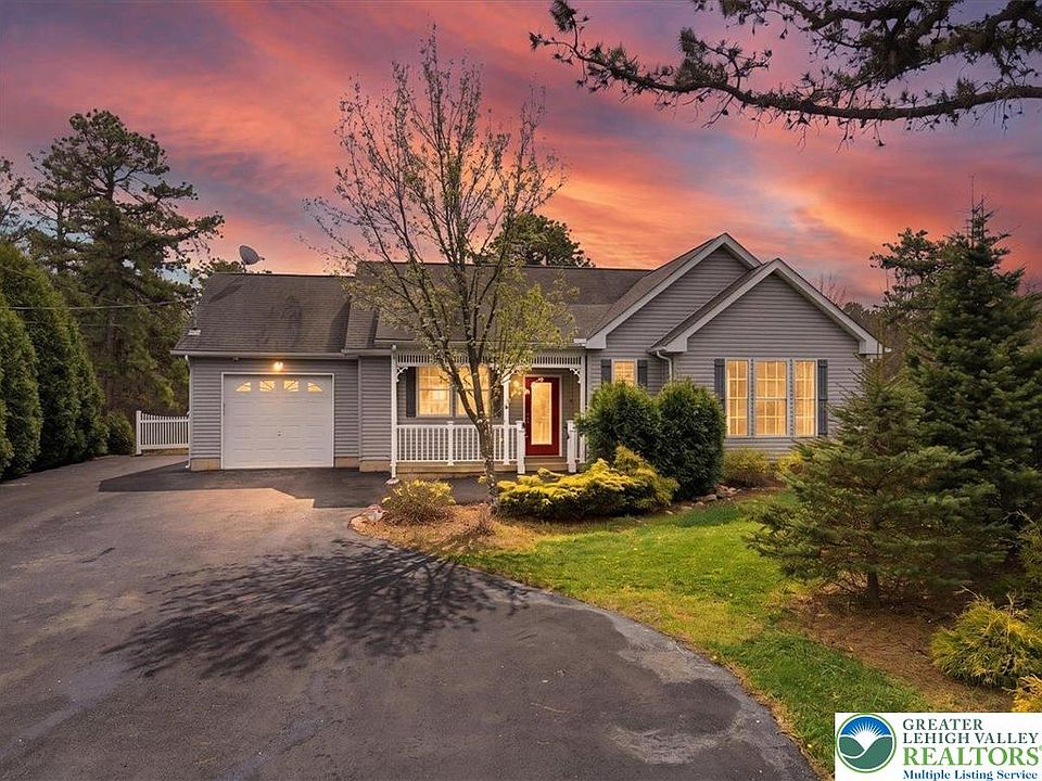 1st image of 64 Robertson Rd
