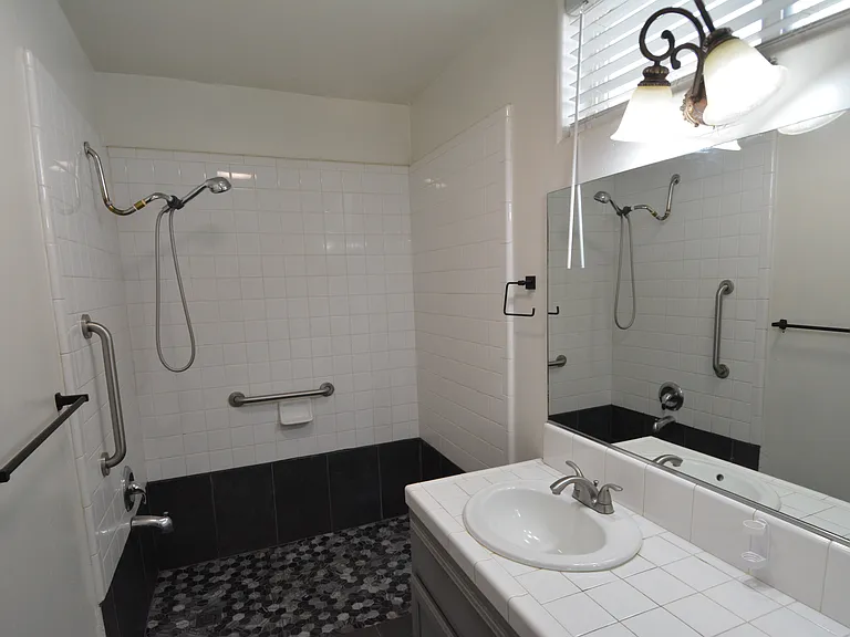 10802 Anacostia Way — Photo 12