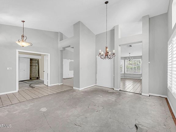 5th image of 1252 N HAZELTON Drive