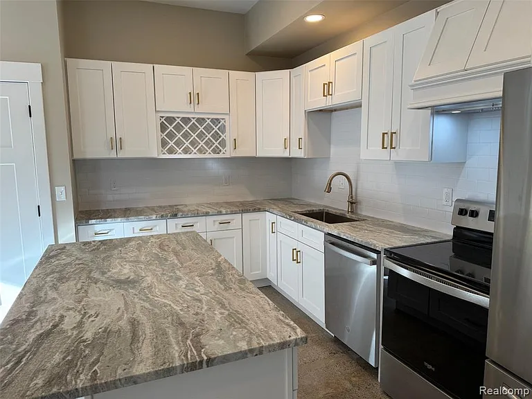 23742 Greater Mack Ave — Photo 3