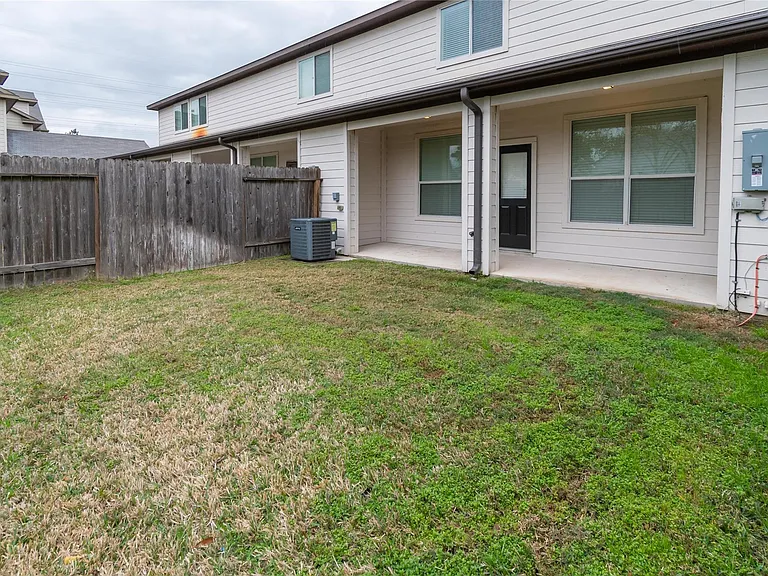 6247 Brenwood Cir — Photo 2