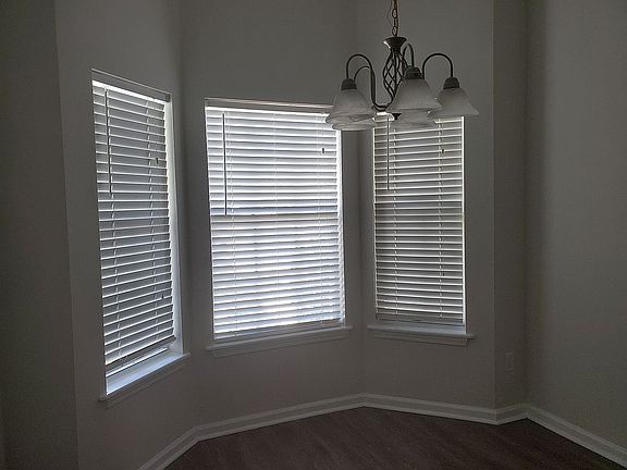 4th image of 467 Brentwood Ct