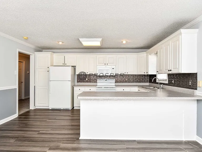 1082 Hampton Rd — Photo 10
