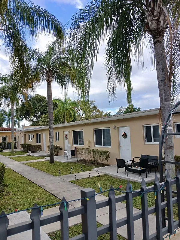 Building Photo - 3194 SW 14th St #12