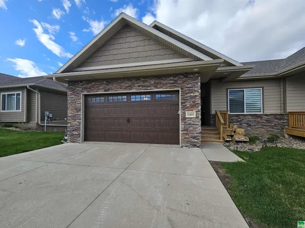 5401 Overlook Ln, Sioux City, IA 51106