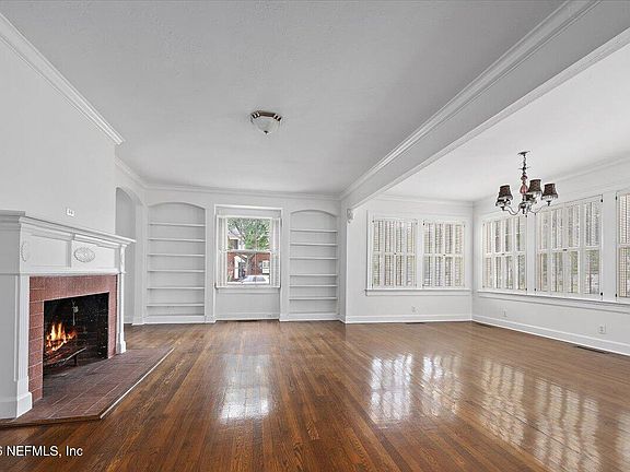 5th image of 2722 WHITE OAK Lane