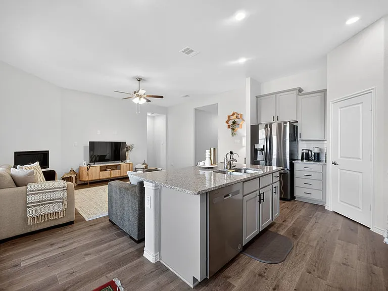 10601 Autumn Leaves Ln — Photo 19