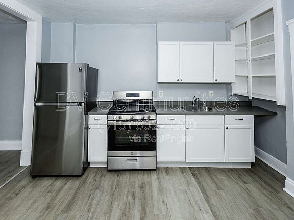 2nd image of 1609 Lakewood Ave #4