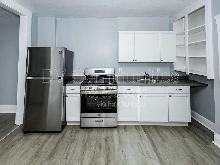 1609 Lakewood Ave #4 — Photo 2