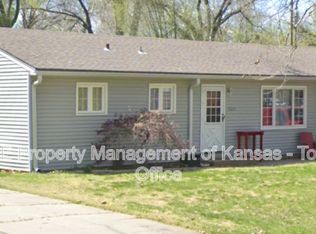 5625 SW Avalon Ln, Topeka, KS 66604