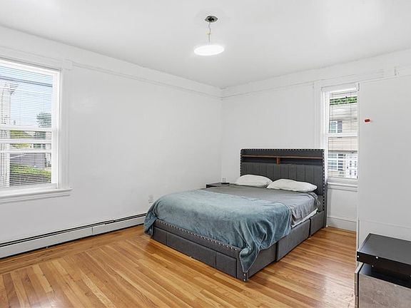 5th image of 144 Dante St