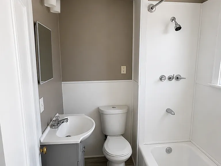 68 Howe St — Photo 3