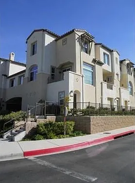 425 Almond Rd