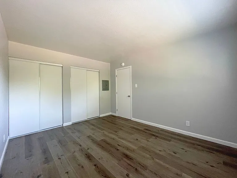 Lincoln Courtyards at 531 Glendora Avenue — Photo 21
