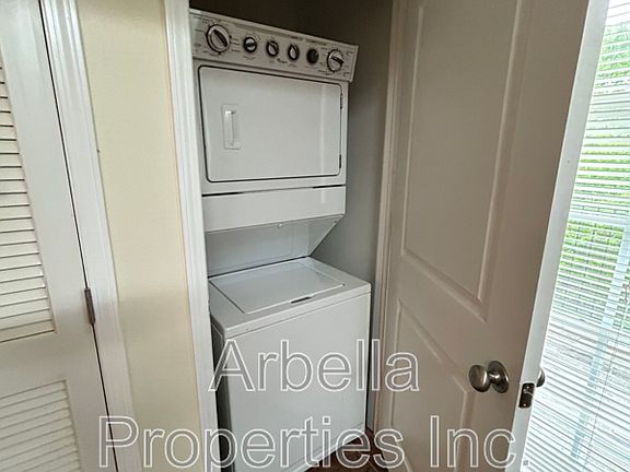 5th image of 128 Leach Dr APT 302