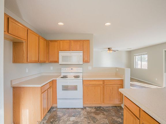 4th image of 11139 W Mariposa Dr