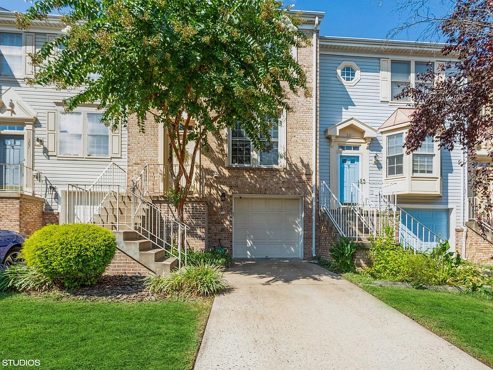 1st image of 509 Herndon Woods Ct