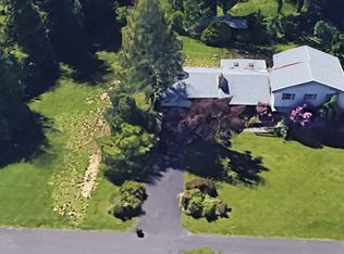 4 Vernon Ln, Yardley, PA 19067