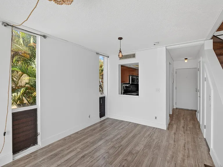 1531 SE 15th St #8 — Photo 12