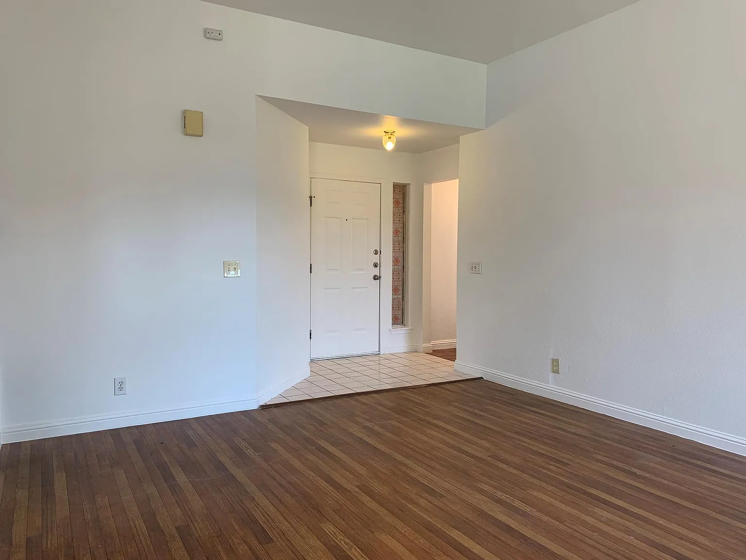 3 bed, 2.0 bath, 1199 sqft, $1,725 — Photo 3