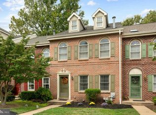 211 Georgetowne Ct, Royersford, PA 19468