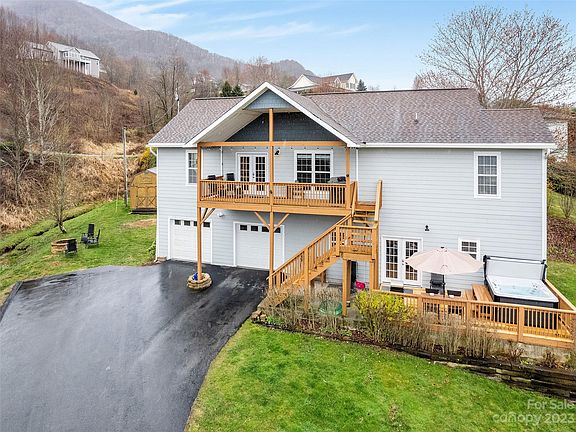 3rd image of 446 Orchard Dr