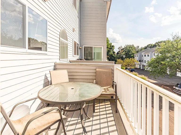 39 Staffordshire Commons Dr #39 — Photo 24